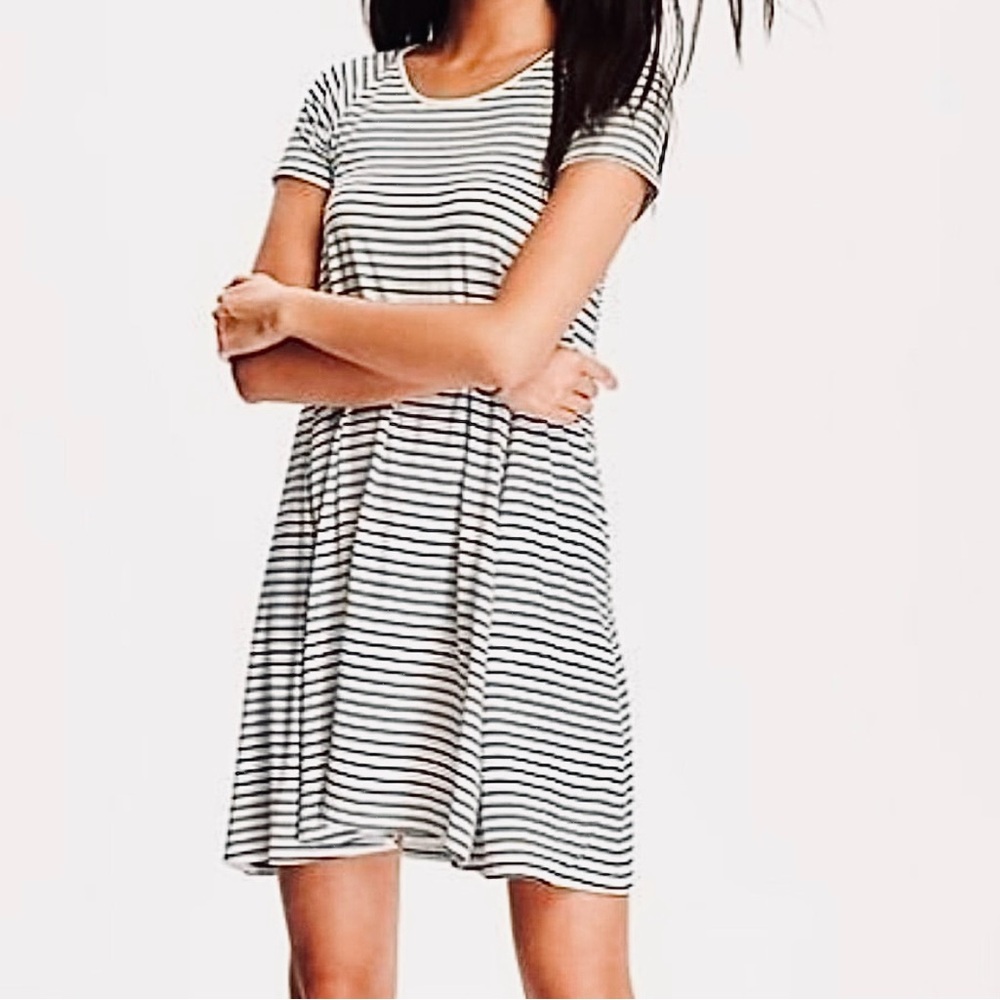 Old Navy- Black & White Stripe Swing Dress. Size: medium